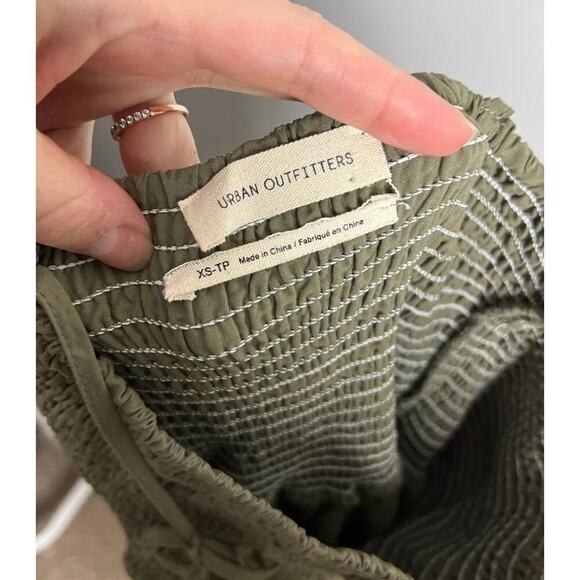 Urban Outfitters Olive Green Smocked Jumpsuit Wide Leg Adjustable Straps Boho XS - Picture 3 of 9